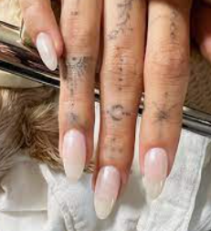 How to Do Hailey Bieber Glazed Donut Nails