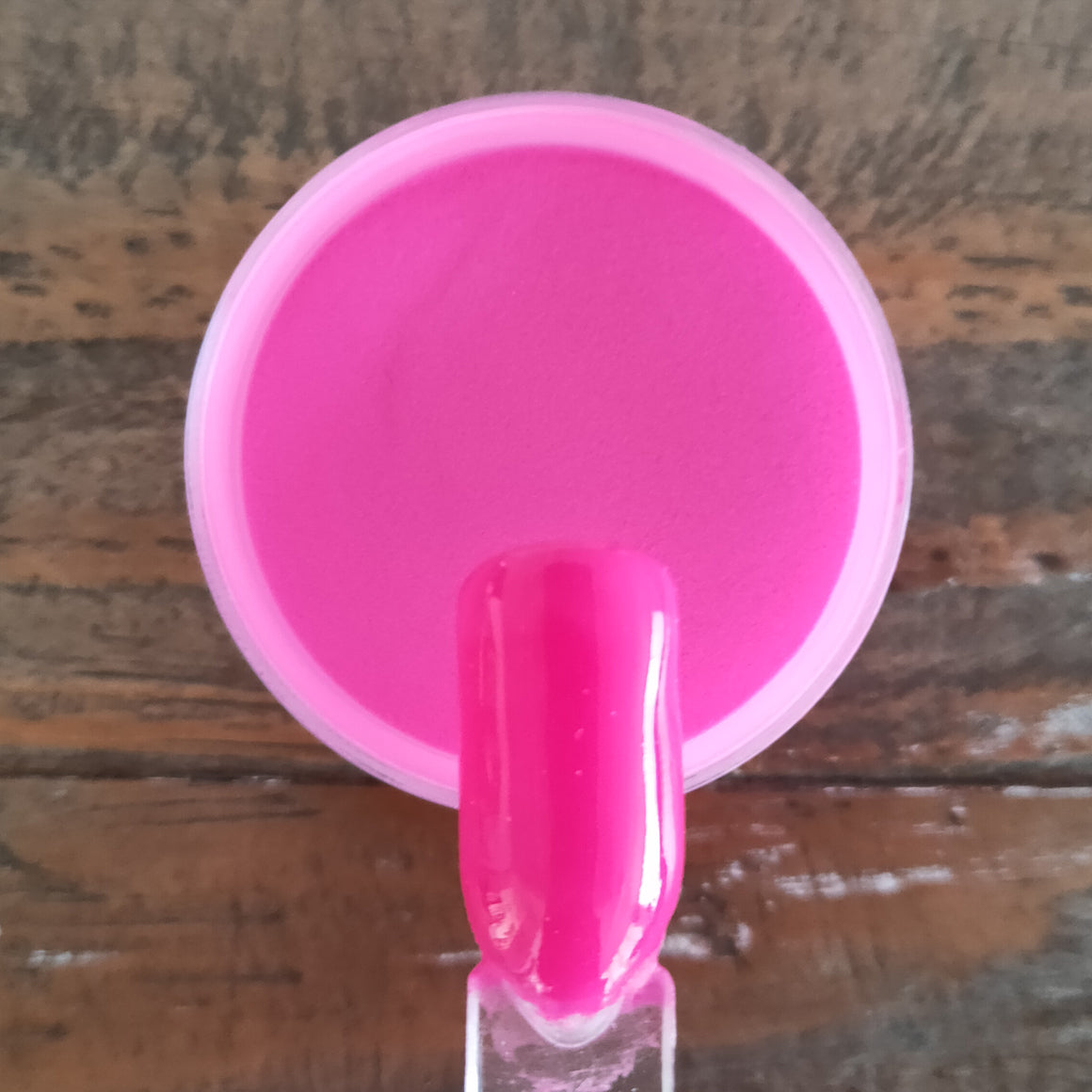Pot of hot pink Bend and Snap dip powder